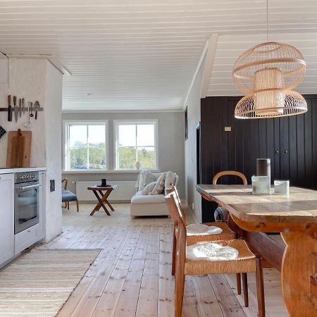Lovely, Bright Apartment Overlooking Nature Fiskebäckskil Exterior foto